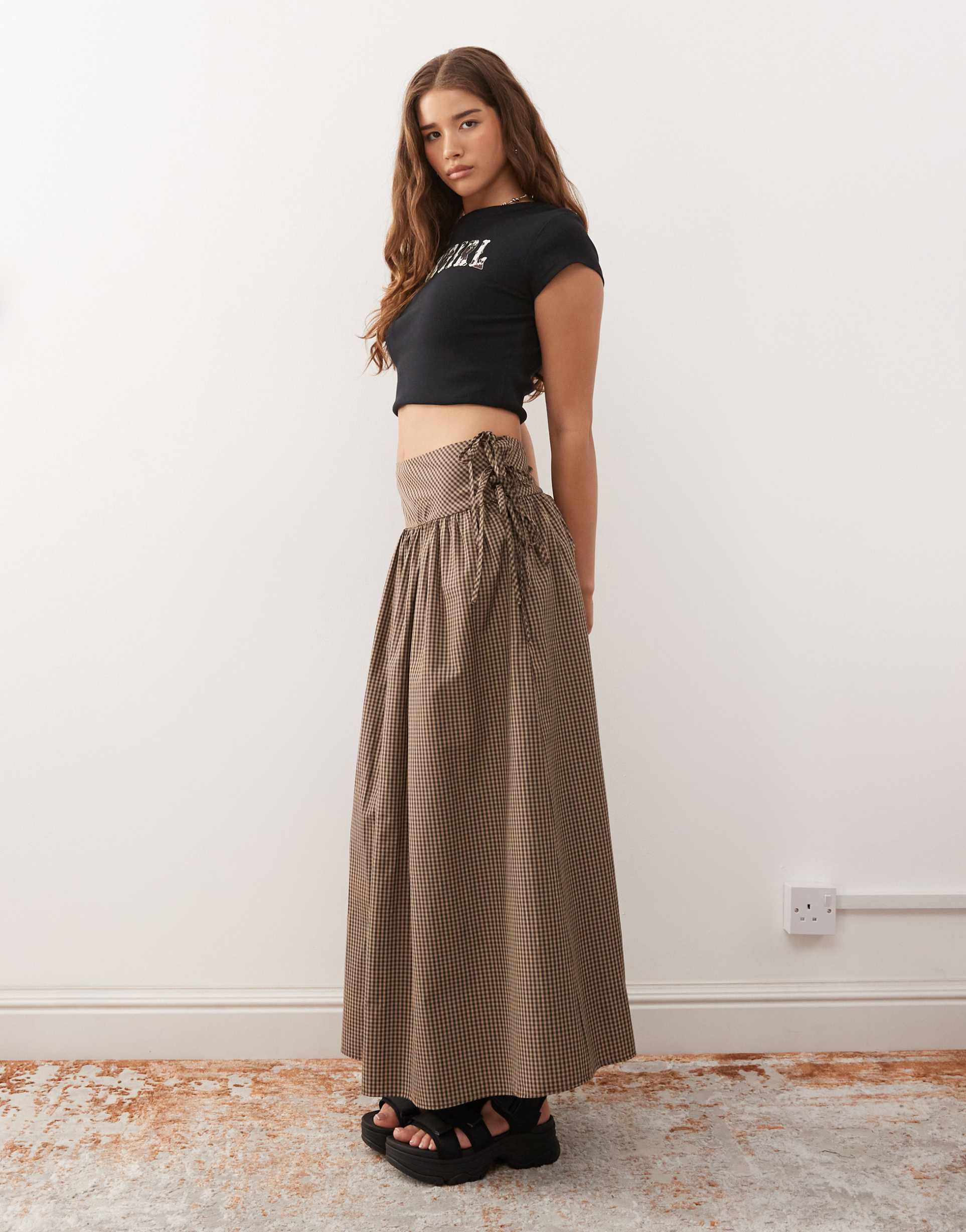 collusion dropped waist printed maxi skirt in beige and black gingham