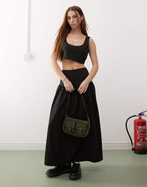 COLLUSION - Elegante midi rok met verlaagde taille en krijtstreep in zwart, deel van co-ord set - view 1
