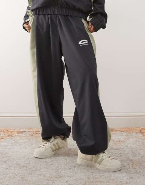 COLLUSION - Ensemble de sport en nylon - Noir/kaki - view 1