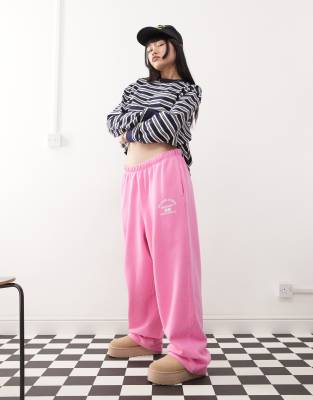 extreme relaxed sweatpants with logo in pink