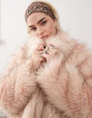 faux fur coat in pink-Brown