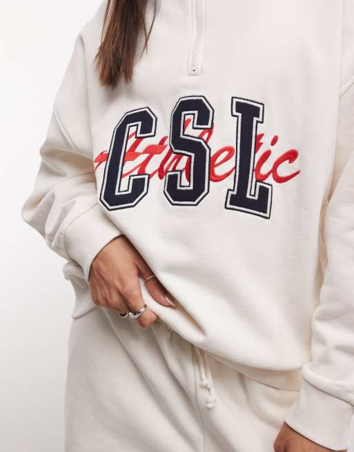 COLLUSION felpa con cappuccio squadrata con ricamo varsity in écru coordinato, 3 di 4