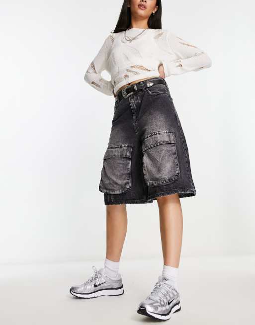 COLLUSION festival longline baggy denim short with cargo pockets in washed black, 3 of 4