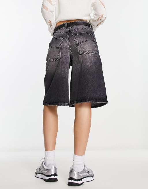 COLLUSION festival longline baggy denim shorts with cargo pockets in washed black, 2 of 4
