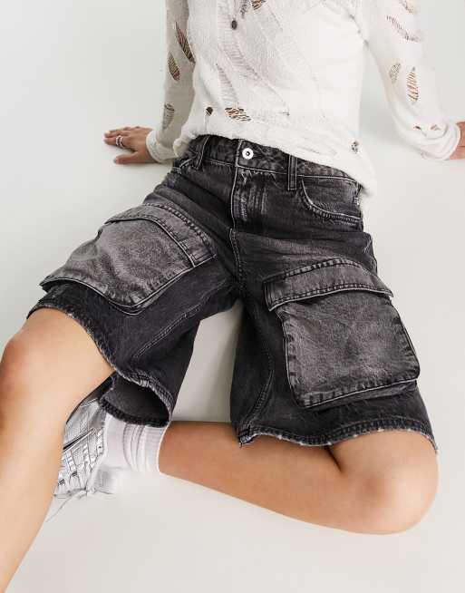 COLLUSION festival longline baggy denim shorts with cargo pockets in washed black, 4 of 4
