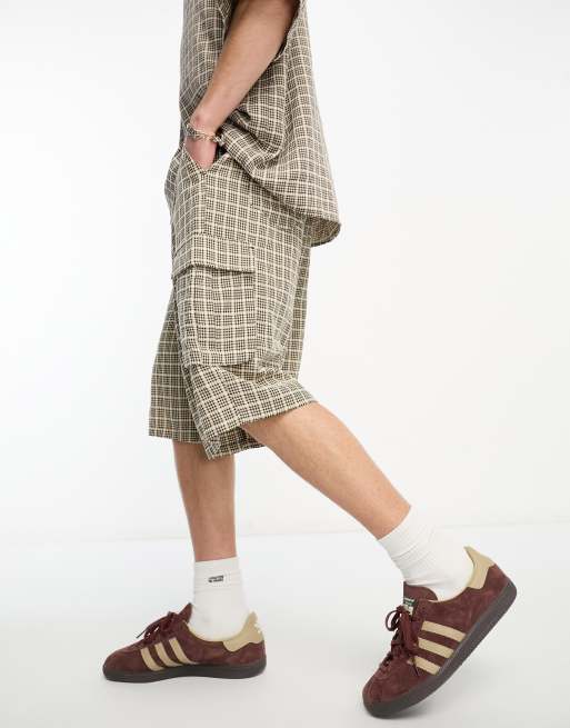 COLLUSION festival textured baggy skater short in stone plaid