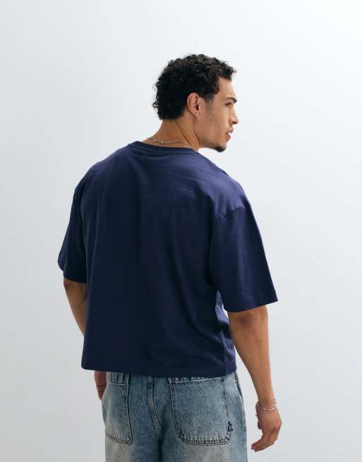 COLLUSION figursydd t-shirt med v-ringning i navy, 2 av 5