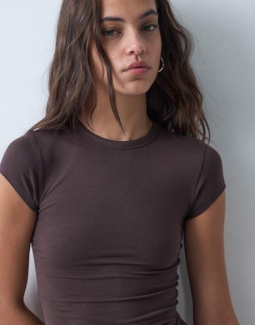 COLLUSION fitted cap sleeve tshirt in brown, 4 of 5