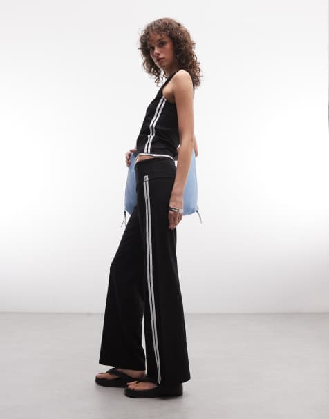 COLLUSION - Flare-trainingsbroek met lage taille in zwart, deel van co-ord set - view 1