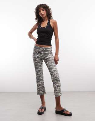 Collusion Flared Capri Leggings In Green