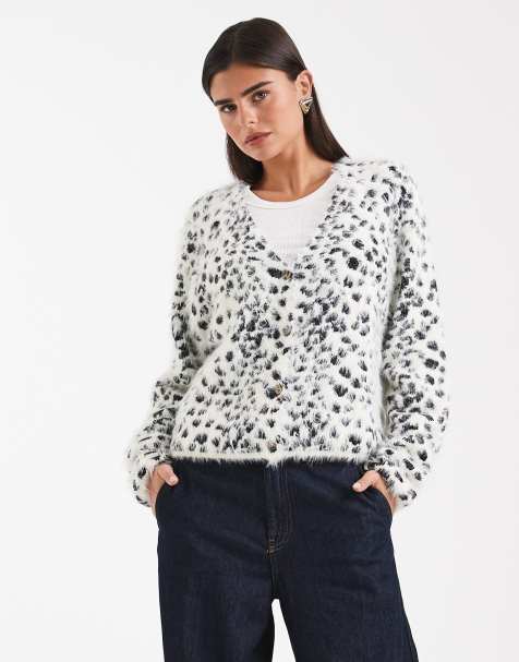 COLLUSION – Flauschige Strickjacke mit Schneeleopardenmuster - view 1