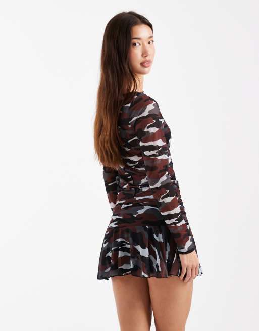 COLLUSION flippy micro mini skirt in red camo, 3 of 5