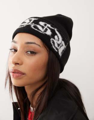 fluffy logo skater beanie in black