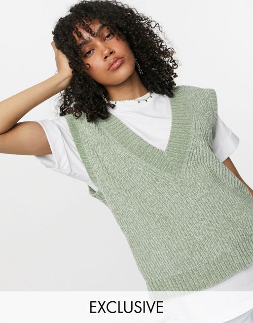 Fluffy ribbed sweater vest