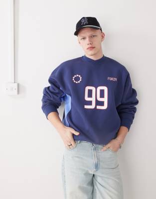 COLLUSION – Football-Sweatshirt in Blau - view 1