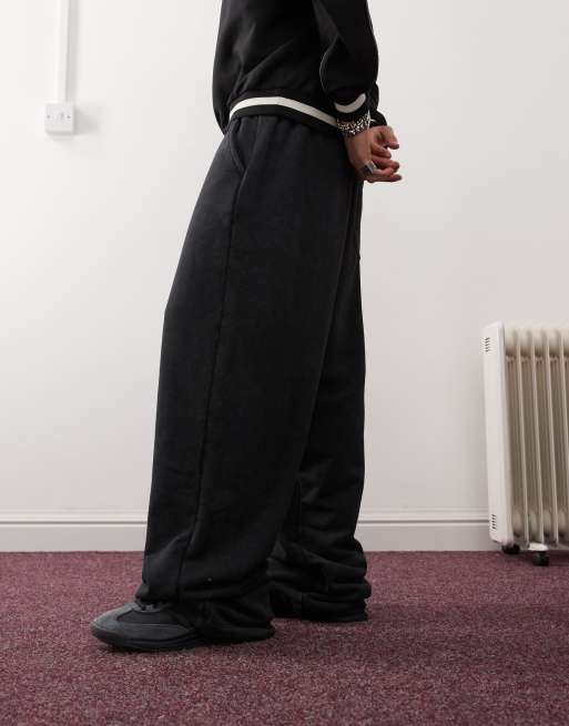 COLLUSION – Extrem weite Jogginghose in verwaschenem Schwarz