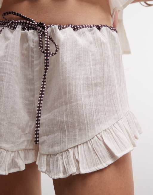 COLLUSION frill beach short co-ord in cream, 5 of 5