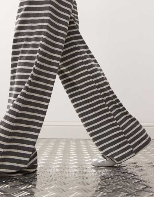 COLLUSION – Gerade geschnittene Yogahose in Grau mit Streifen, Kombiteil, 2 von 5
