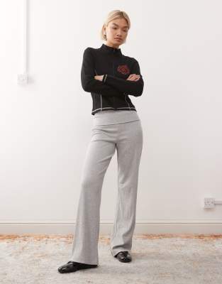 Collusion - Gerippte Yoga-Schlaghose in Grau meliert mit umgeschlagenem Bund