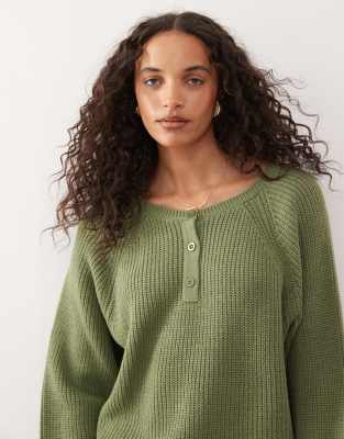 COLLUSION - Gerippter Strickpullover mit Raglanärmeln und Knopfleiste-Grün