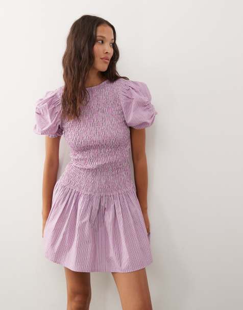 COLLUSION – Gesmoktes Minikleid in rosa gestreift mit tiefer Taille - view 1