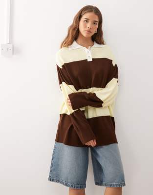 COLLUSION - Gestrickter Rugby-Pullover in Braun