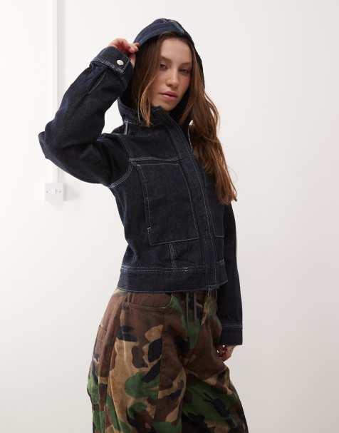 COLLUSION - Getailleerd denim jack met capuchon in donkerblauw - view 1