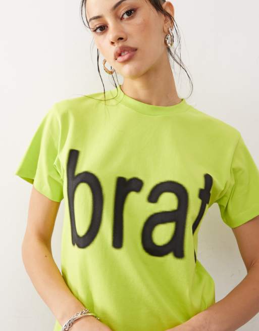 COLLUSION - Grøn og krympet T-shirt med officielt Charli XCX Brat-slogan, 4 af 4