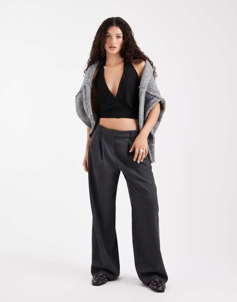 COLLUSION - Haltertop met overslag in zwart - view 1