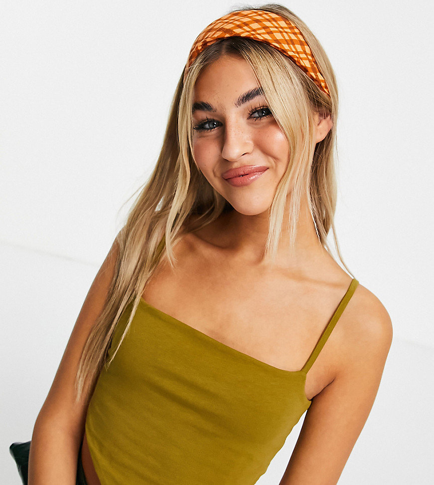 COLLUSION headscarf in 70s gingham print-Orange