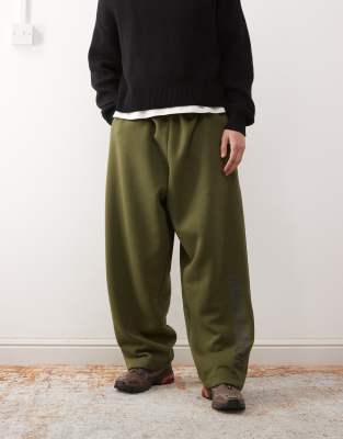 Collusion COLLUSION Heavyweight relaxed joggers in khaki-Green