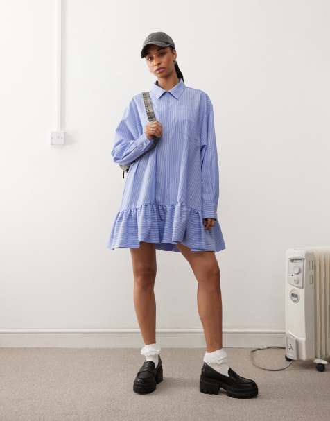 COLLUSION – Hemdblusen-Zeltkleid in Blau gestreift mit Ballonsaum - view 1