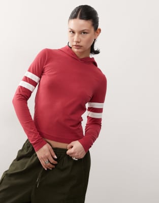 hooded base layer top in cherry red-Black