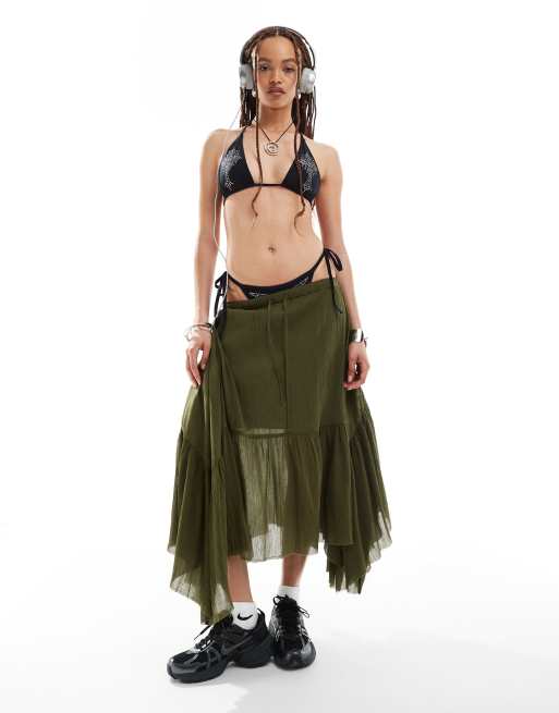 COLLUSION - Hoog triangel bikinitopje met kruisversiering in zwart, deel van co-ord set, 2 van 4