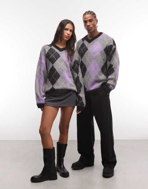 COLLUSION Jersey extragrande unisex de rombos con cuello de pico en lila y gris - view 1