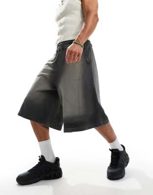 COLLUSION - Jersey skater-joggingshort met lange pasvorm in grijs met wassing