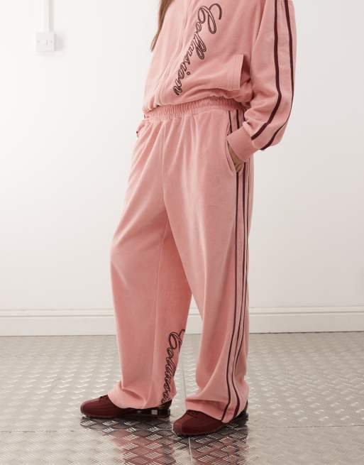 COLLUSION - Joggers in velour rosa polvere con ricamo in coordinato, 2 di 5