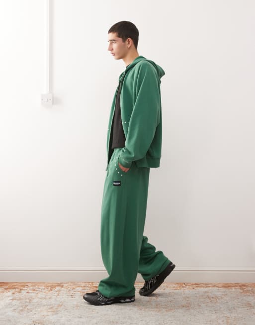 COLLUSION - Joggers vestibilità comoda verdi con borchie, 3 di 5