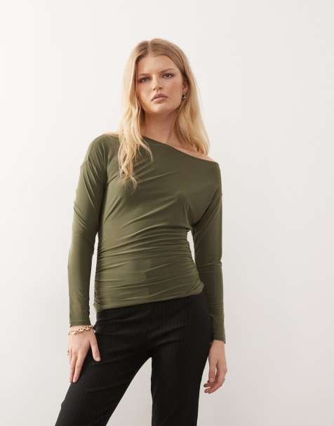 COLLUSION - Kakifarvet blød offshoulder-top i kraftigt materiale - view 1