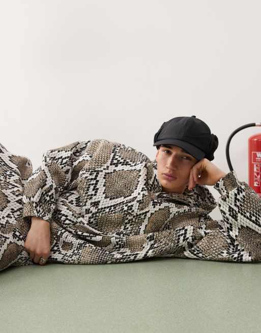 COLLUSION – Kastiger Skater-Kapuzenpullover mit Schlangenhautmuster, Kombiteil, 2 von 4