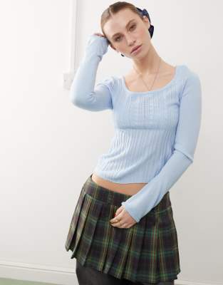 knit scoop neck long sleeve top in light blue-Gray