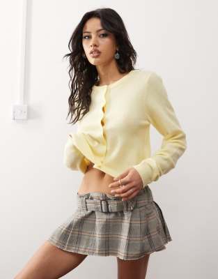 knitted cardigan in lemon-Yellow