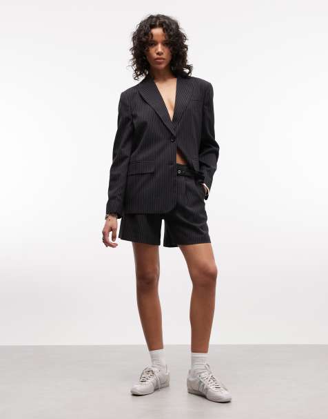 COLLUSION – Kritstrecksrandig kostym med oversize-kavaj och shorts i mom-modell - view 1