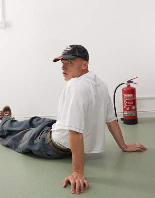 Thumbnail 4 von 4