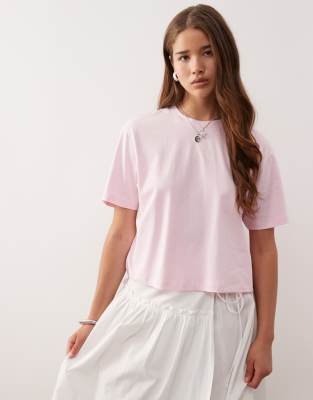 COLLUSION - Kurzärmliges Boxy-Fit-T-Shirt in sanftem Rosa