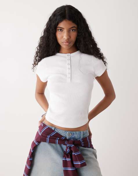 COLLUSION – Kurzärmliges, geripptes Henley-Oberteil in Weiß - view 1