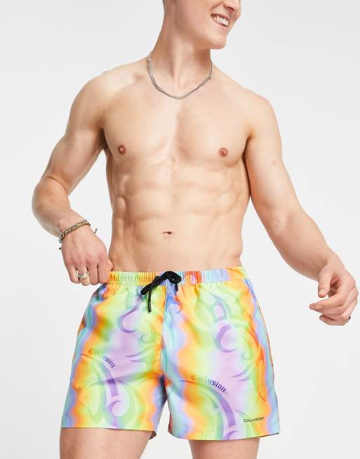 COLLUSION – Kurze Badeshorts mit mehrfarbigem verwischtem Regenbogenmuster, 2 von 4