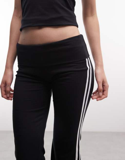 COLLUSION leggings capri svasati neri con banda sportiva, 3 di 5