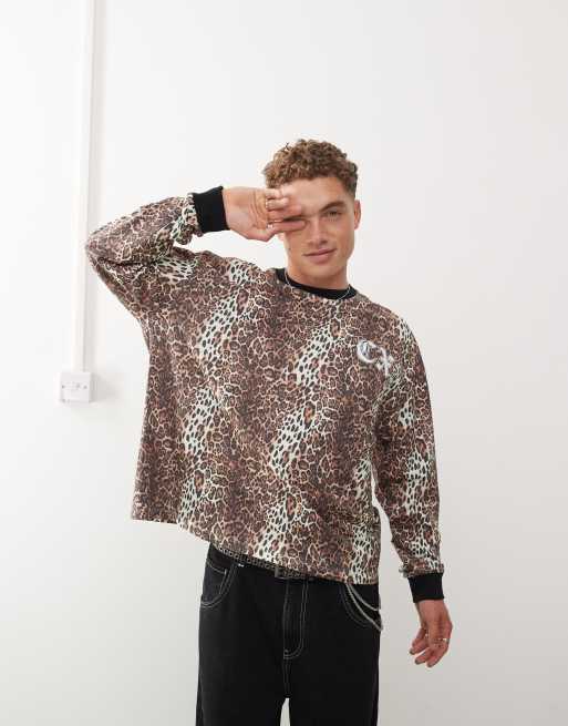 COLLUSION – Leopardmönstrad, långärmad t-shirt i oversize med tryck