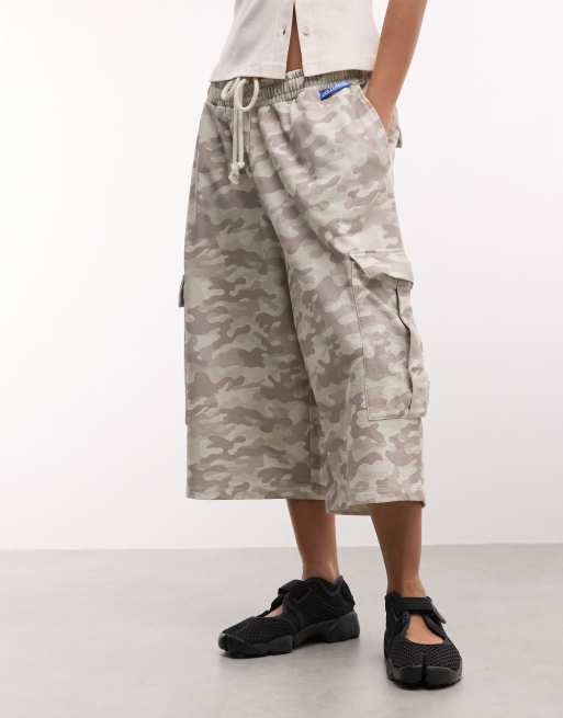 COLLUSION lightwash camo cargo baggy jort, 2 of 5